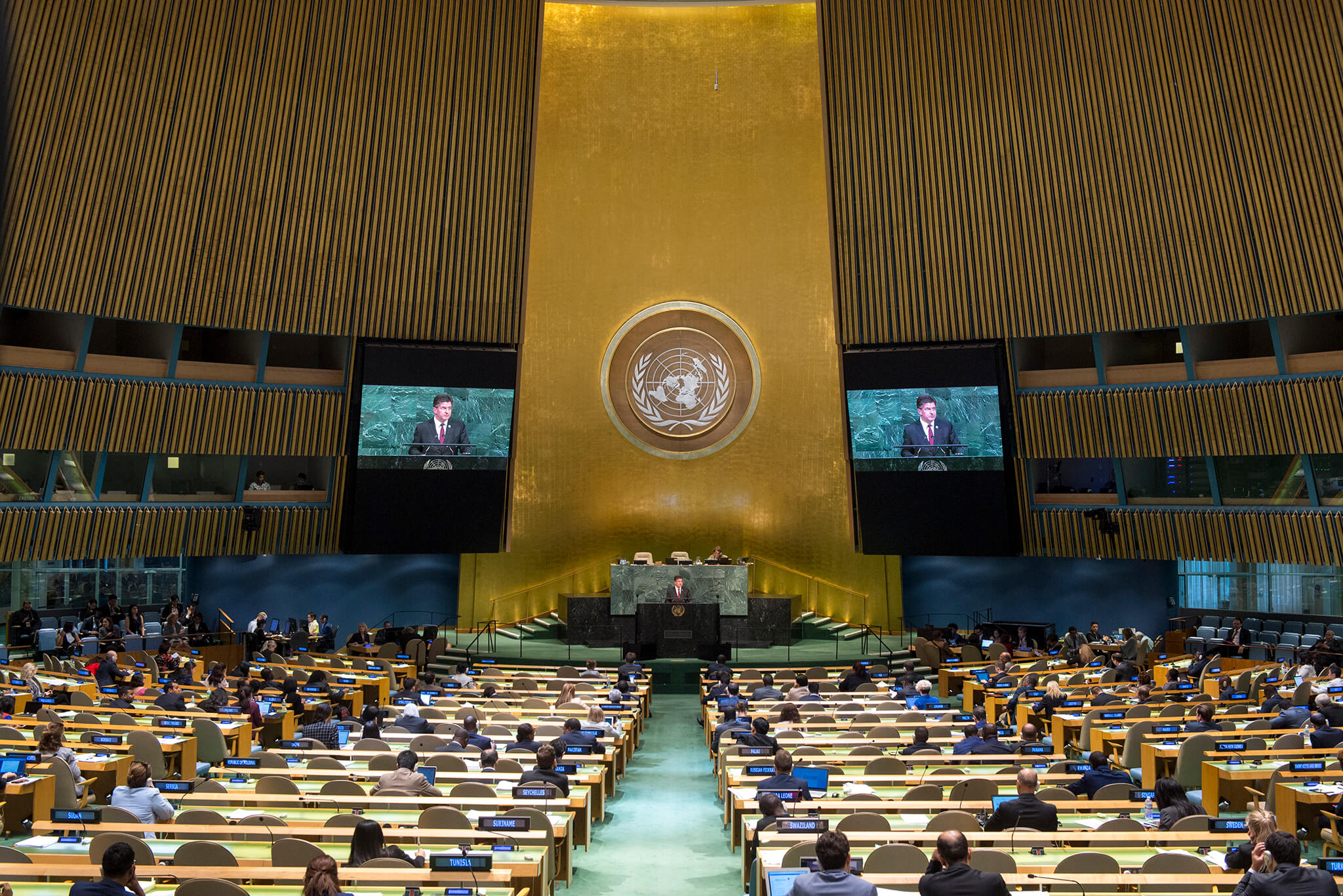 L'assemblée du Pacte mondiale rend hommage à un homme